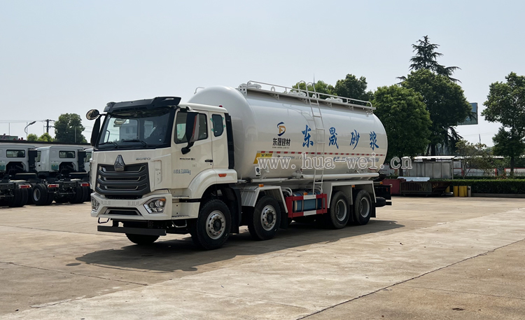 “華威馳樂”牌8x4輕量化干粉罐車再次發往華北市場（圖片）